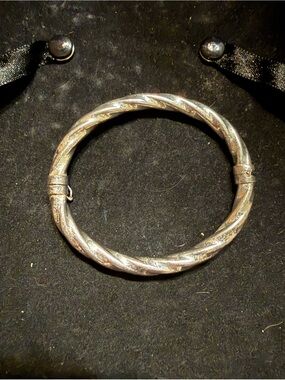 Classic Twisted Sterling Silver Hinged Bangle Bracelet